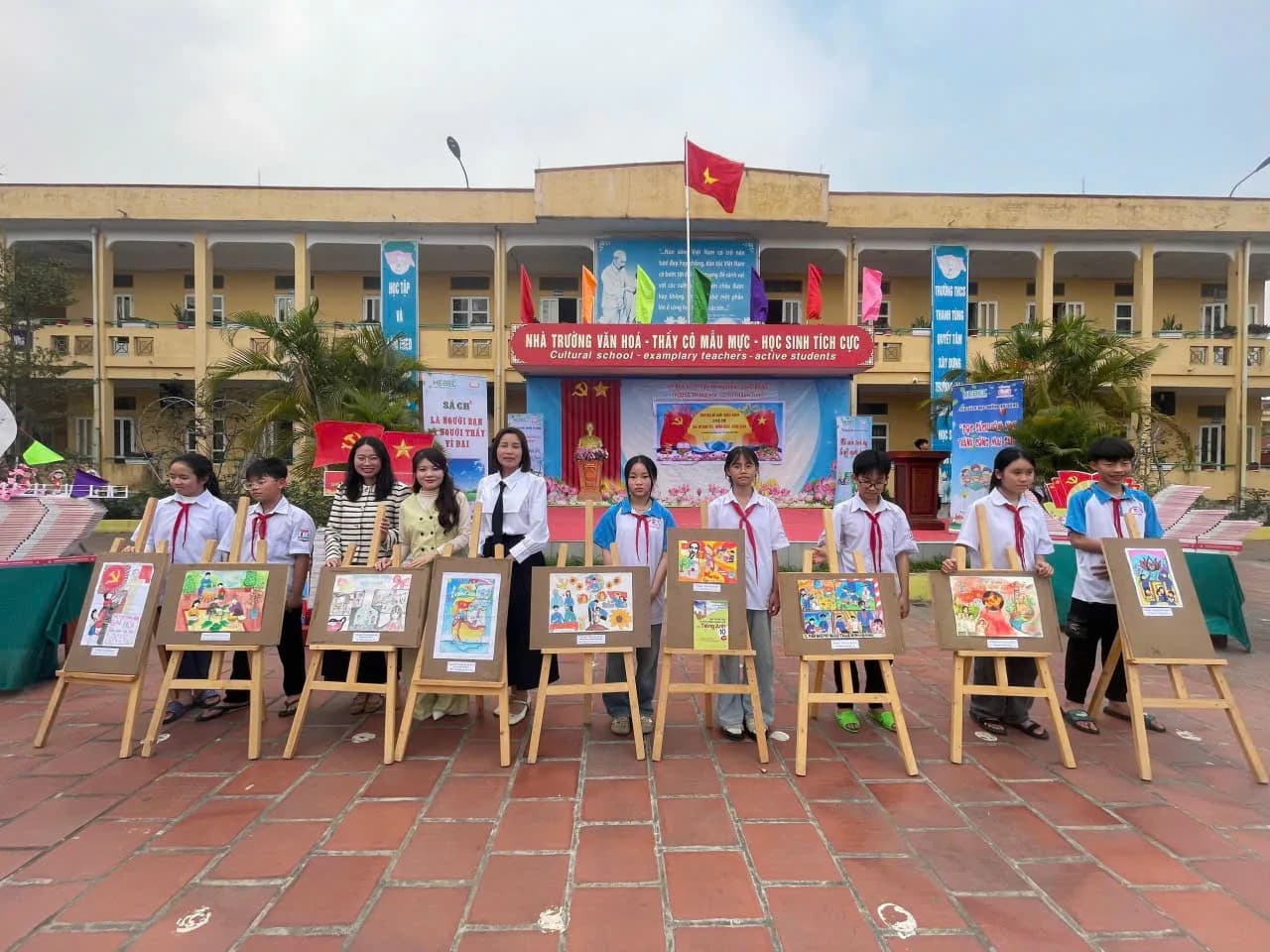 Chuyên đề giới thiệu sách chủ đề “Bác Hồ kính yêu – Mừng Đảng, Mừng Xuân” - Ảnh 4