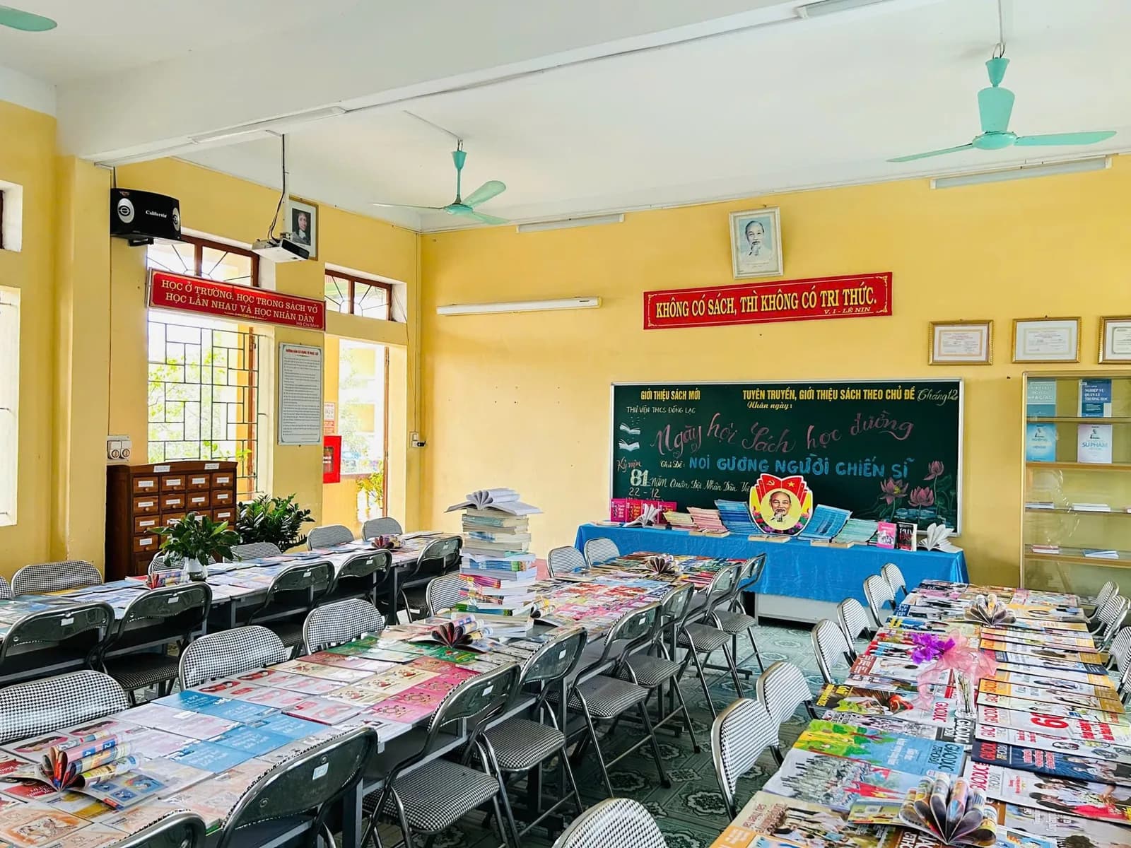 Ngày hội sách học đường: Noi gương người chiến sỹ - Ảnh 4